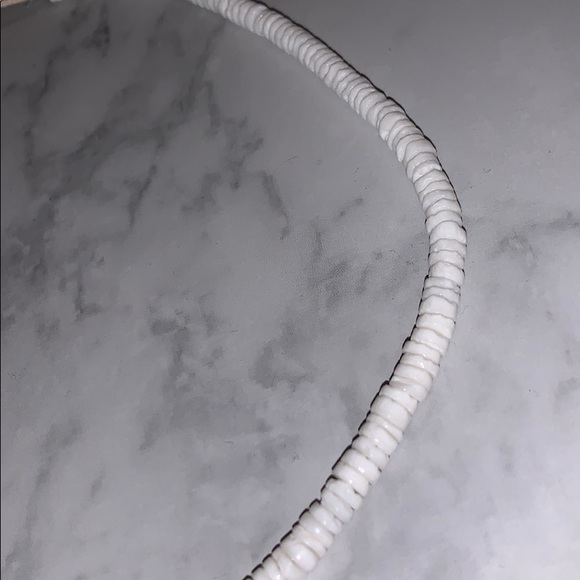 Sea Shell Choker Necklace - Picture 2 of 2